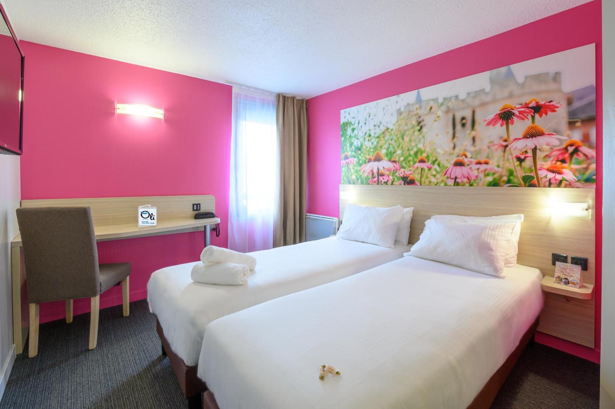 Brit Hotel Confort Cambrai Eksteriør billede
